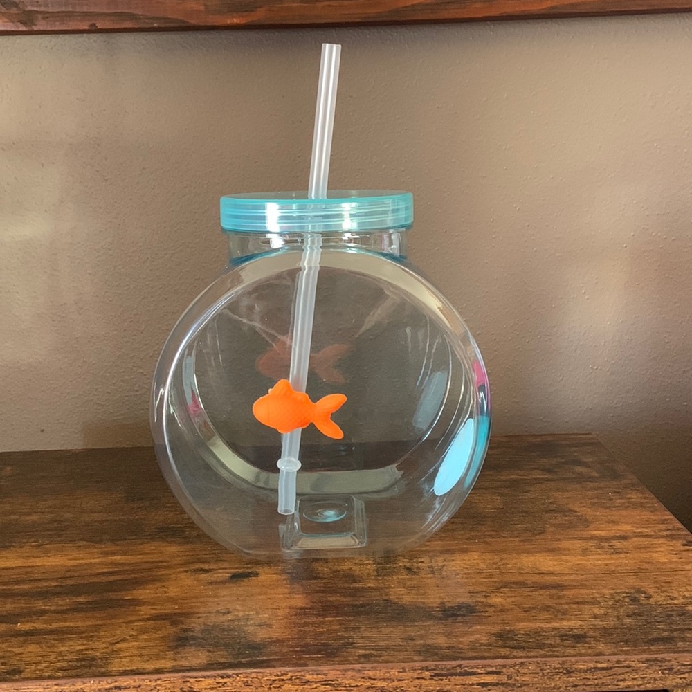 Fishbowl cup NWT